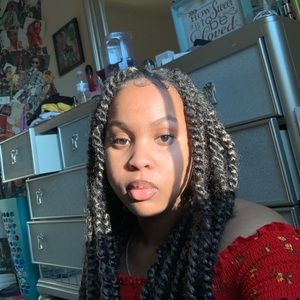 Meet your Posher, Cayla